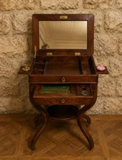Table à ouvrage en acajou – Époque Charles X