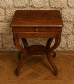 Table à ouvrage en acajou – Époque Charles X