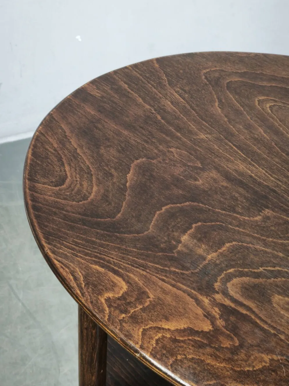 Table ovale de Josef Hoffmann, Sécession de Vienne, Kohn ou Thonet, vers 1900