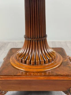Table ovale de style Empire à pied central, XIXe siècle