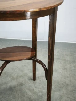 Table ovale en bois courbé Thonet No. 207 par Mazowia, Pologne, années 1910