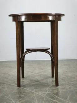 Table ovale en bois courbé Thonet No. 207 par Mazowia, Pologne, années 1910