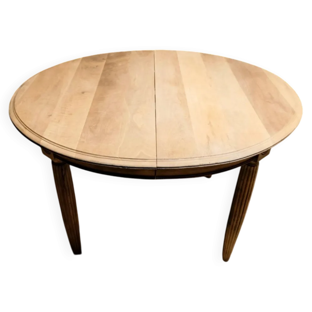Table ovale à rallonges style Louis XVI – Noyer massif rénové