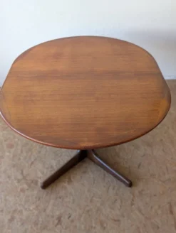 Table ovale teck scandinave des années 60 extensible jusqu’à 243 cm