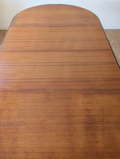 Table ovale teck scandinave des années 60 extensible jusqu’à 243 cm