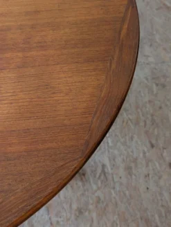 Table ovale teck scandinave des années 60 extensible jusqu’à 243 cm
