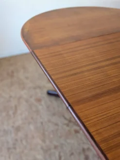 Table ovale teck scandinave des années 60 extensible jusqu’à 243 cm