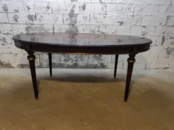 Table oval style Louis XVI avec rallonges demi-lunes