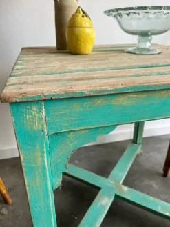 Table patine turquoise