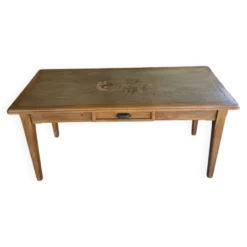 Table peinte à la main