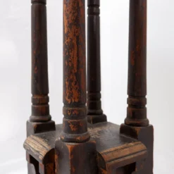 Table piédestal en bois et marbre