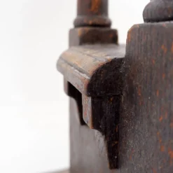 Table piédestal en bois et marbre