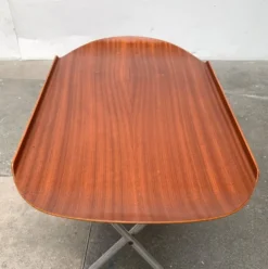 Table plateau pliant en teck alminette norvégienne du milieu du siècle de f.m. Produkt, Frederiksberg Metalvarefabrik, années 1960