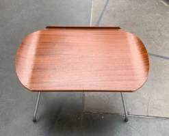 Table plateau pliant en teck alminette norvégienne du milieu du siècle de f.m. Produkt, Frederiksberg Metalvarefabrik, années 1960