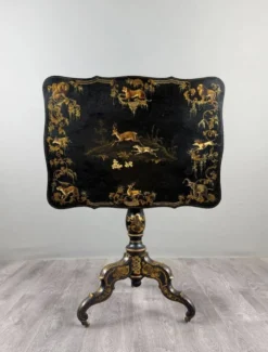 Table pliante Napoléon III en bois laqué noir et décor doré, XIXe siècle