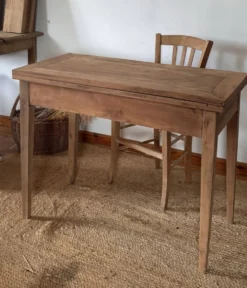 Table portefeuille ancienne extensible en bois massif brut