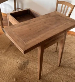 Table portefeuille ancienne extensible en bois massif brut