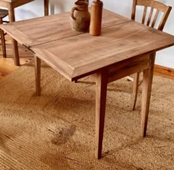 Table portefeuille ancienne extensible en bois massif brut