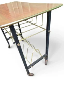 Table porte-revues vintage années 50 en métal et formica