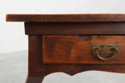 Table provençale française en chêne à deux tiroirs, France, XIXe siècle
