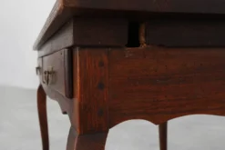 Table provençale française en chêne à deux tiroirs, France, XIXe siècle