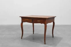 Table provençale française en chêne à deux tiroirs, France, XIXe siècle