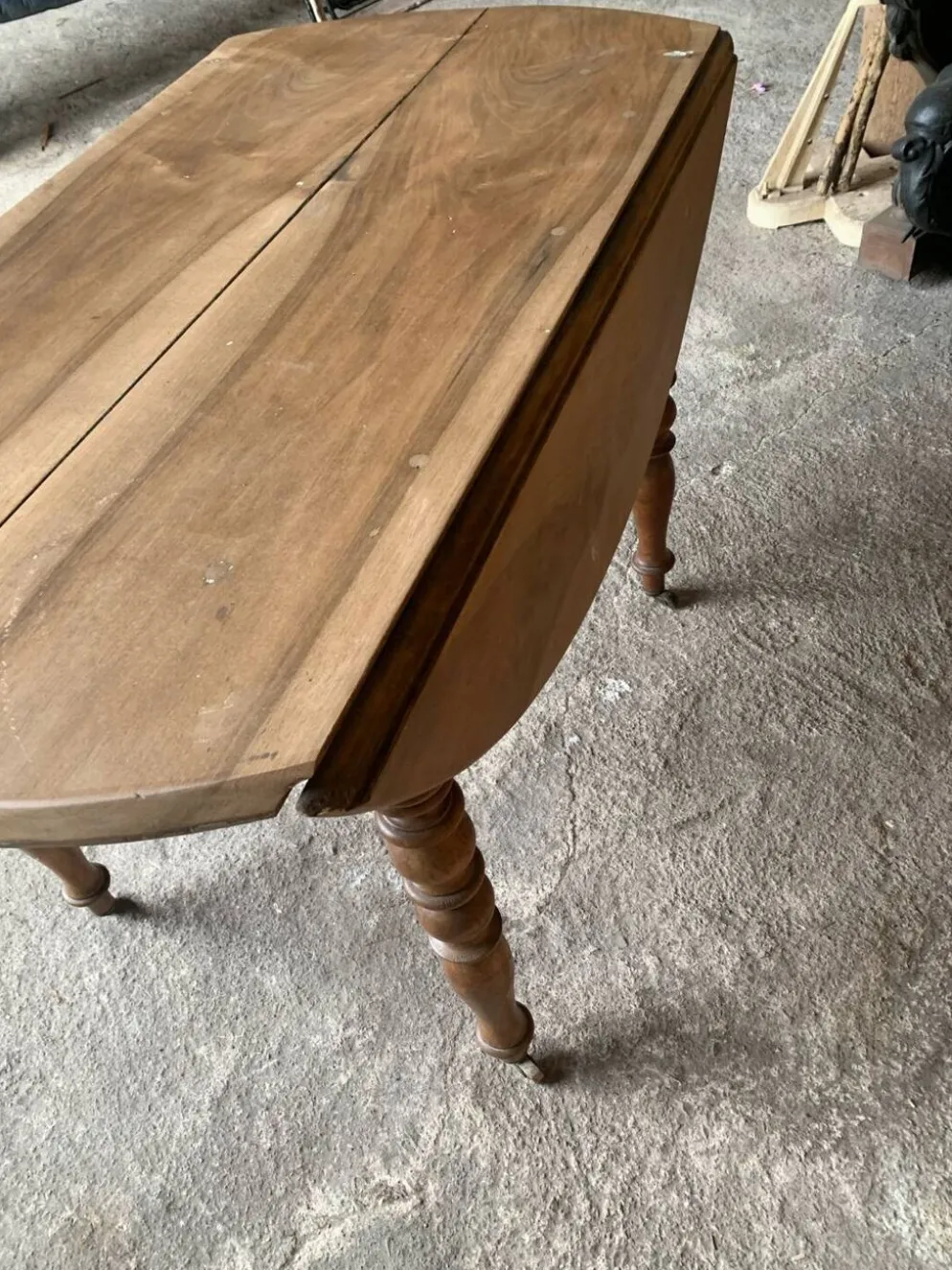 Table à rabats 4-6 personnes