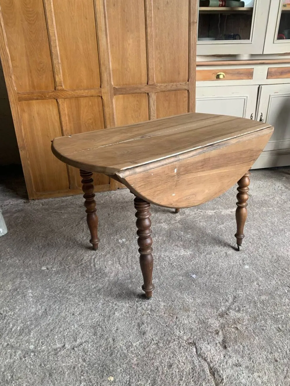 Table à rabats 4-6 personnes