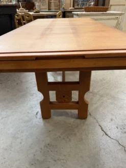 Table à rallonges Guillerme et Chambron pour « Votre maison »