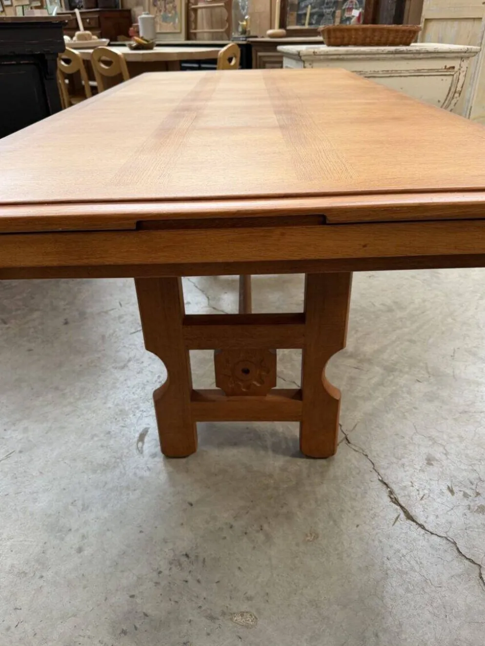 Table à rallonges Guillerme et Chambron pour « Votre maison »