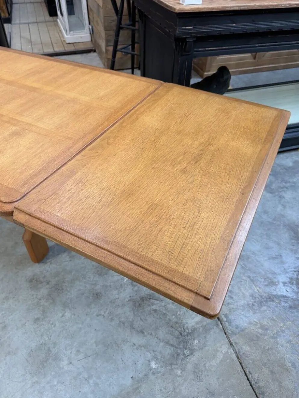 Table à rallonges Guillerme et Chambron pour « Votre maison »