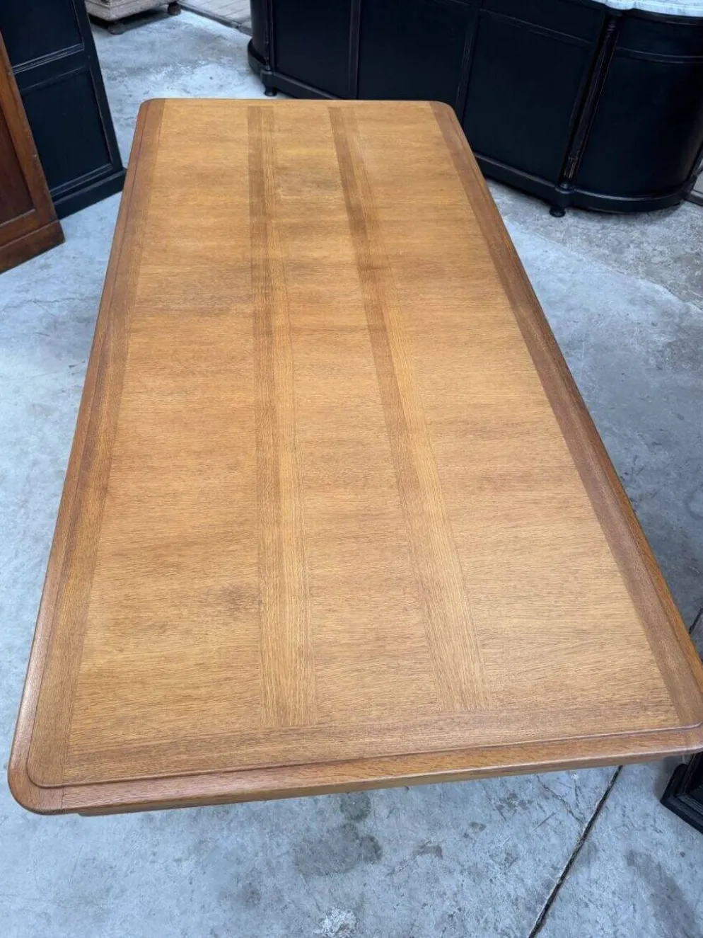 Table à rallonges Guillerme et Chambron pour « Votre maison »