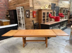Table à rallonges Guillerme et Chambron pour « Votre maison »