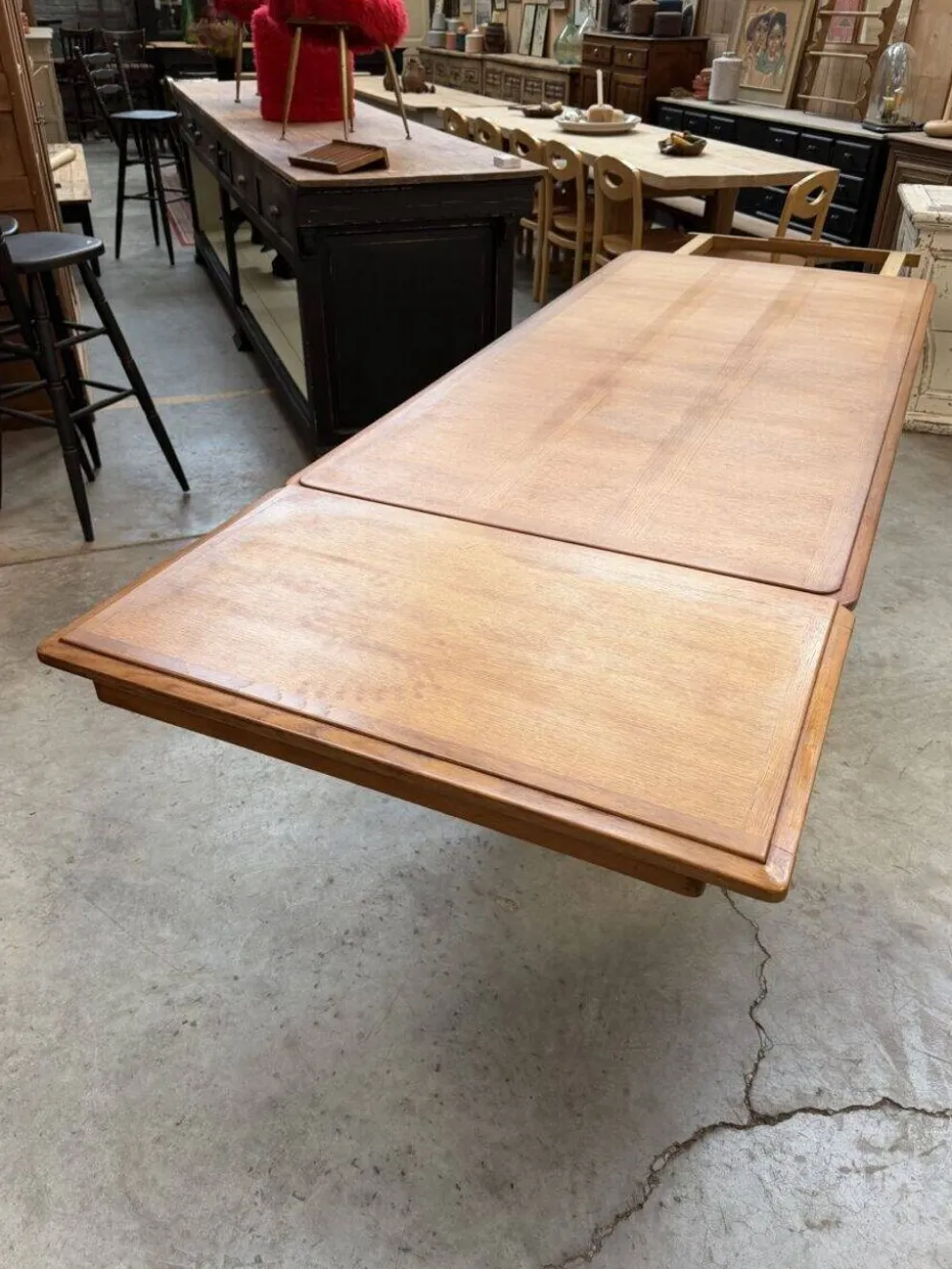 Table à rallonges Guillerme et Chambron pour « Votre maison »