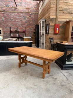 Table à rallonges Guillerme et Chambron pour « Votre maison »