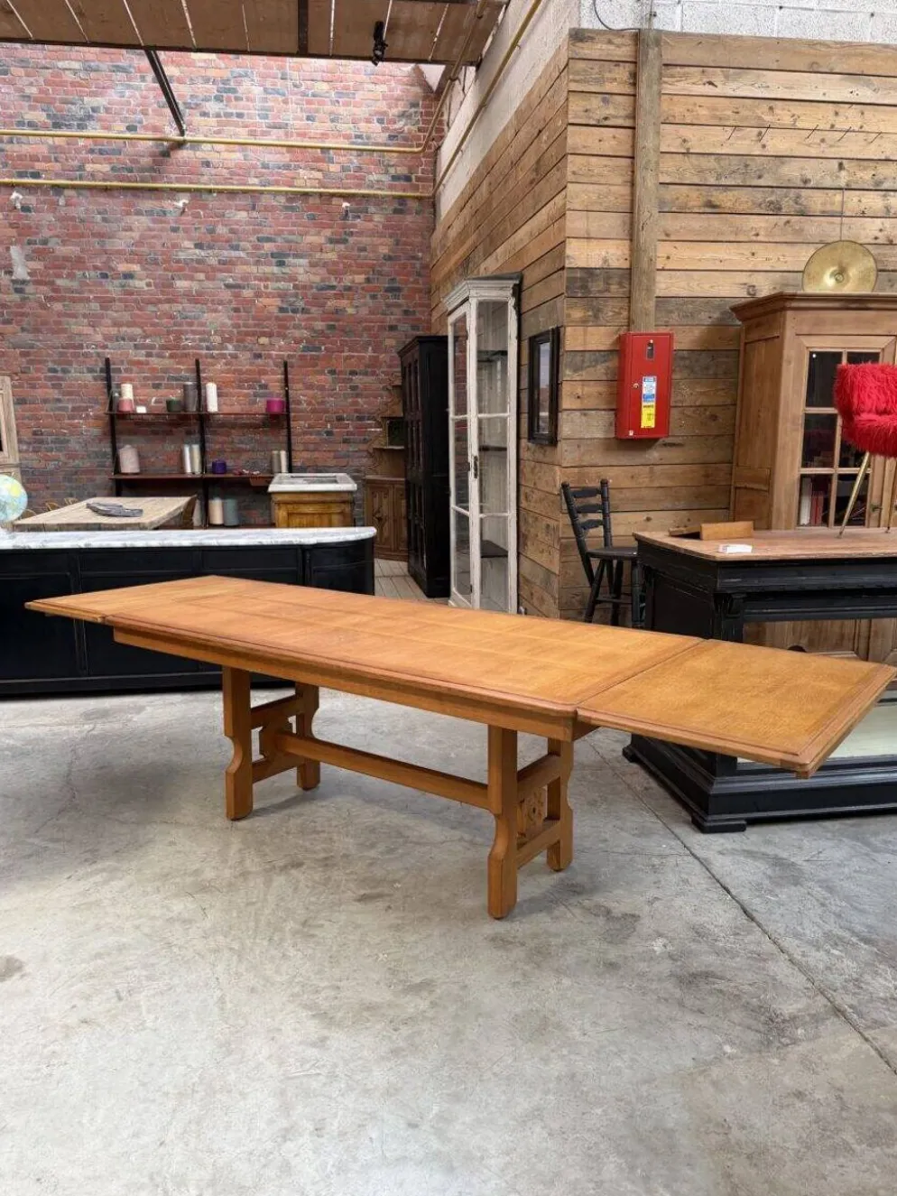 Table à rallonges Guillerme et Chambron pour « Votre maison »