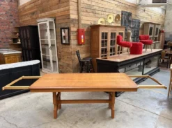 Table à rallonges Guillerme et Chambron pour « Votre maison »