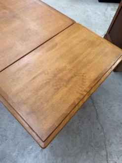 Table à rallonges Guillerme et Chambron pour « Votre maison »