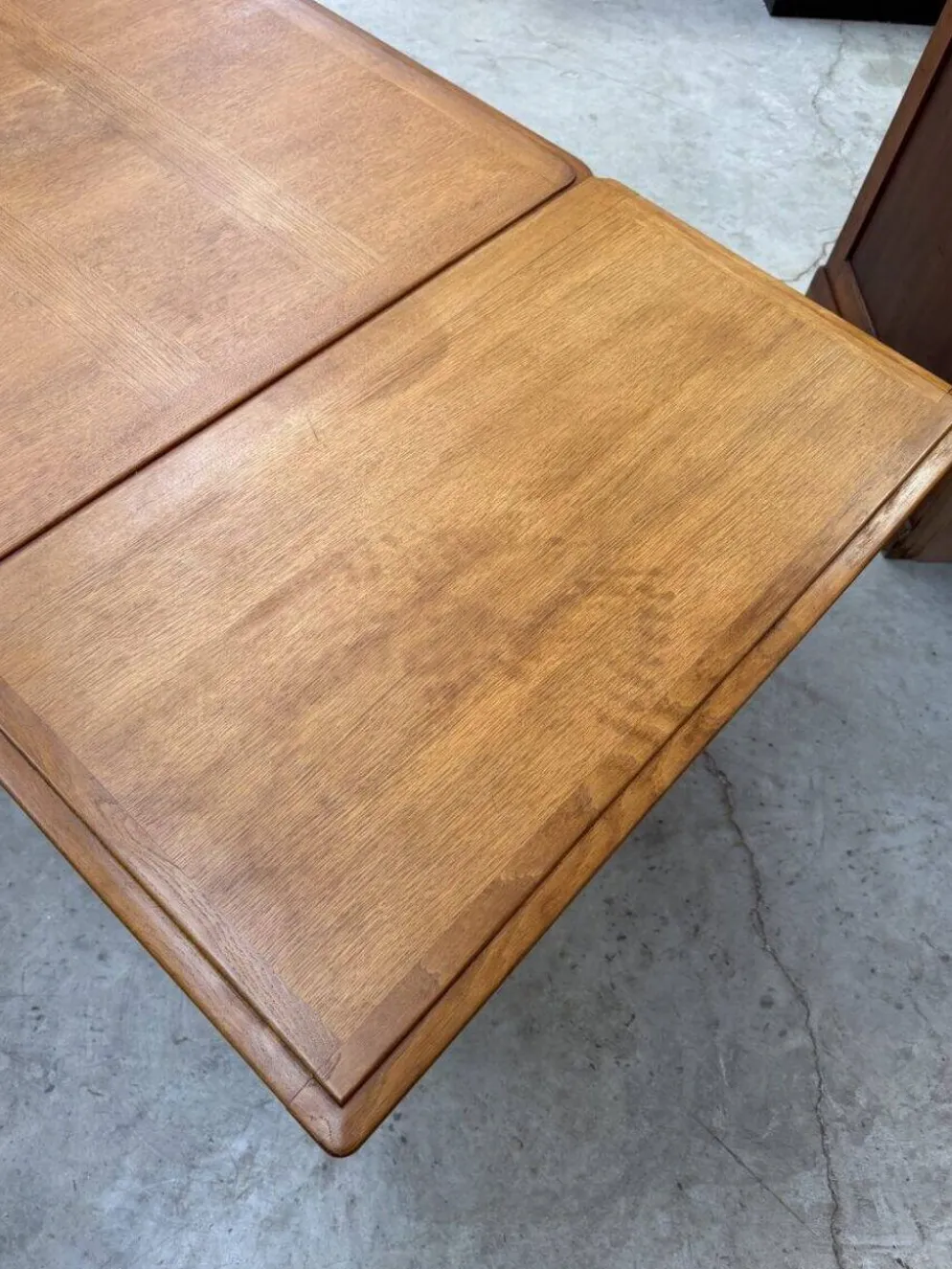 Table à rallonges Guillerme et Chambron pour « Votre maison »