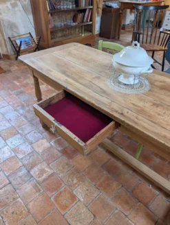 Table rectangulaire ancienne