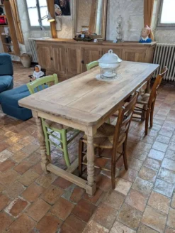 Table rectangulaire ancienne