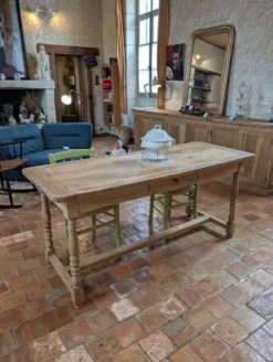 Table rectangulaire ancienne