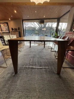 Table repas design Noyer massif Ligne Roset