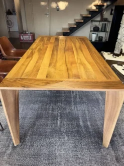 Table repas design Noyer massif Ligne Roset