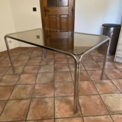 Table Roche Bobois. 1970. Space age. 145x83.