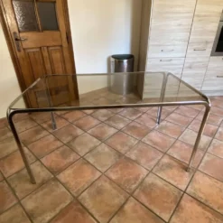 Table Roche Bobois. 1970. Space age. 145x83.