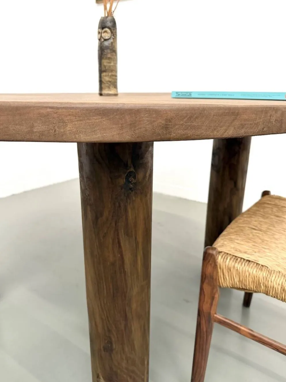 Table ronde années 50 constructiviste noyer