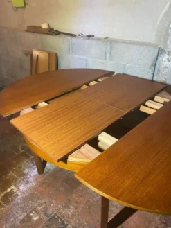 Table ronde avec rallonge papillon 70s