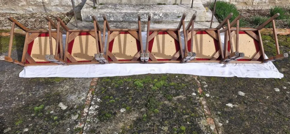 Table ronde bois avec 1 rallonge intégrée + 6 chaises bois et tissus