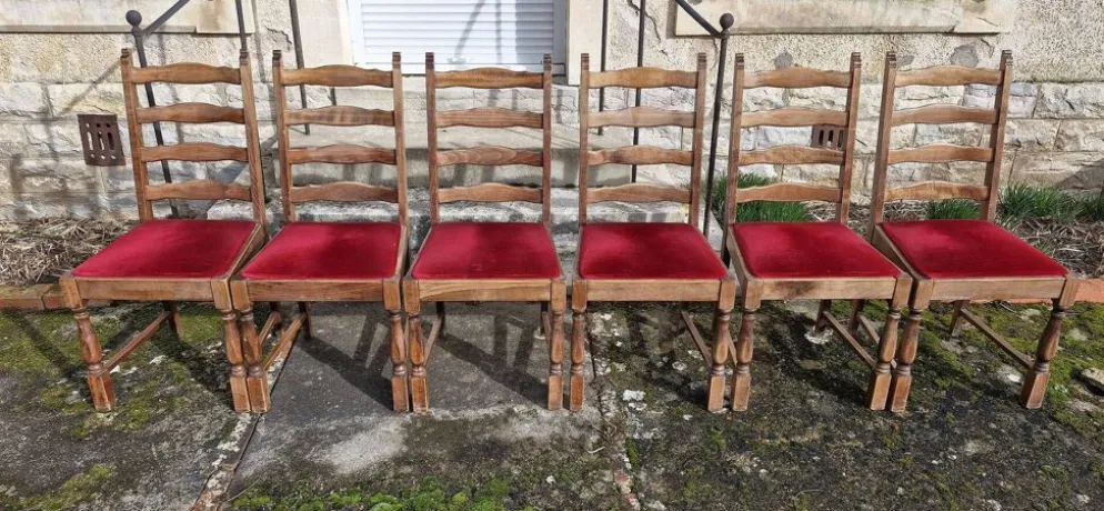 Table ronde bois avec 1 rallonge intégrée + 6 chaises bois et tissus